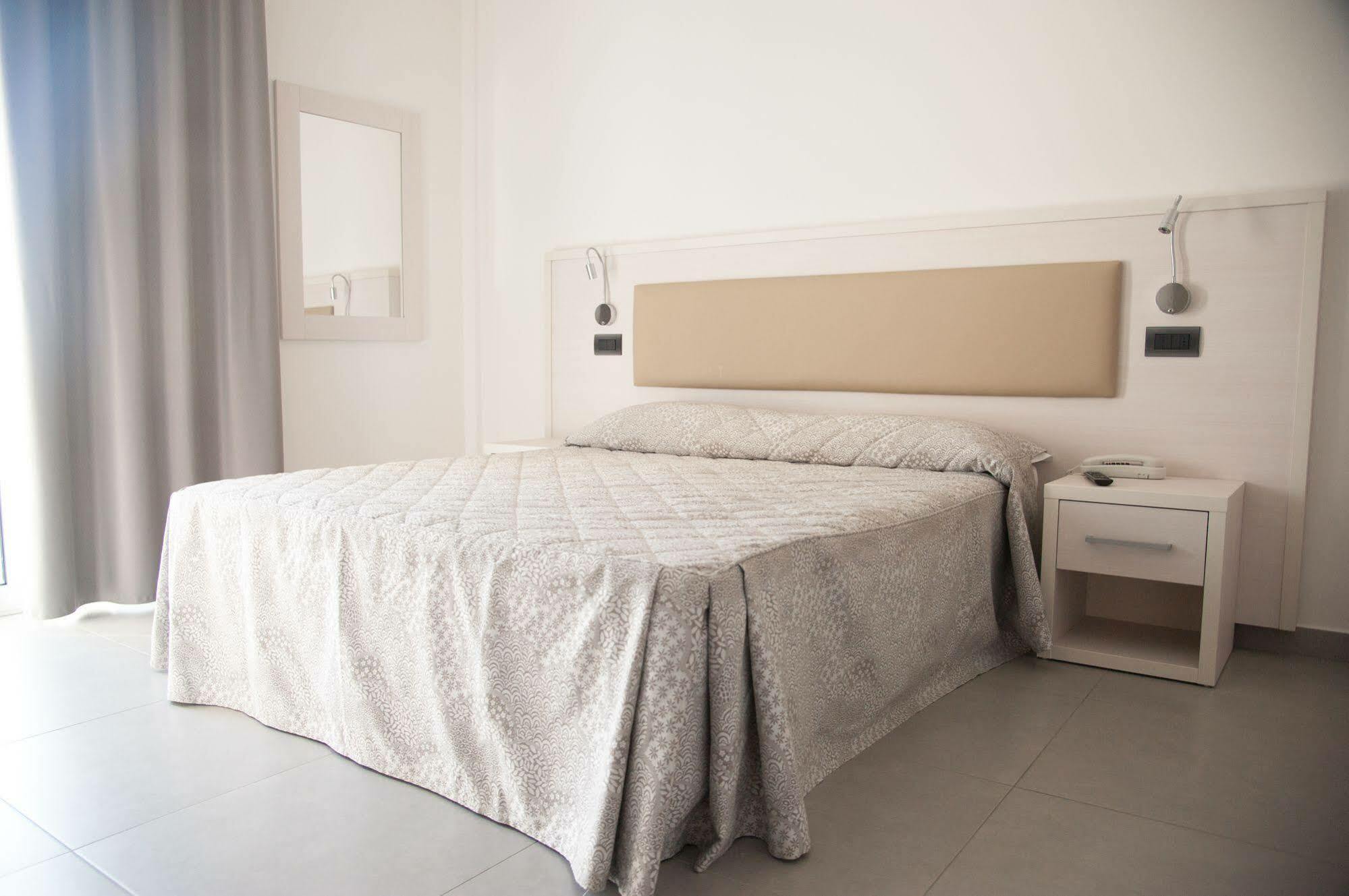 Residence Hotel Albachiara Rimini Buitenkant foto