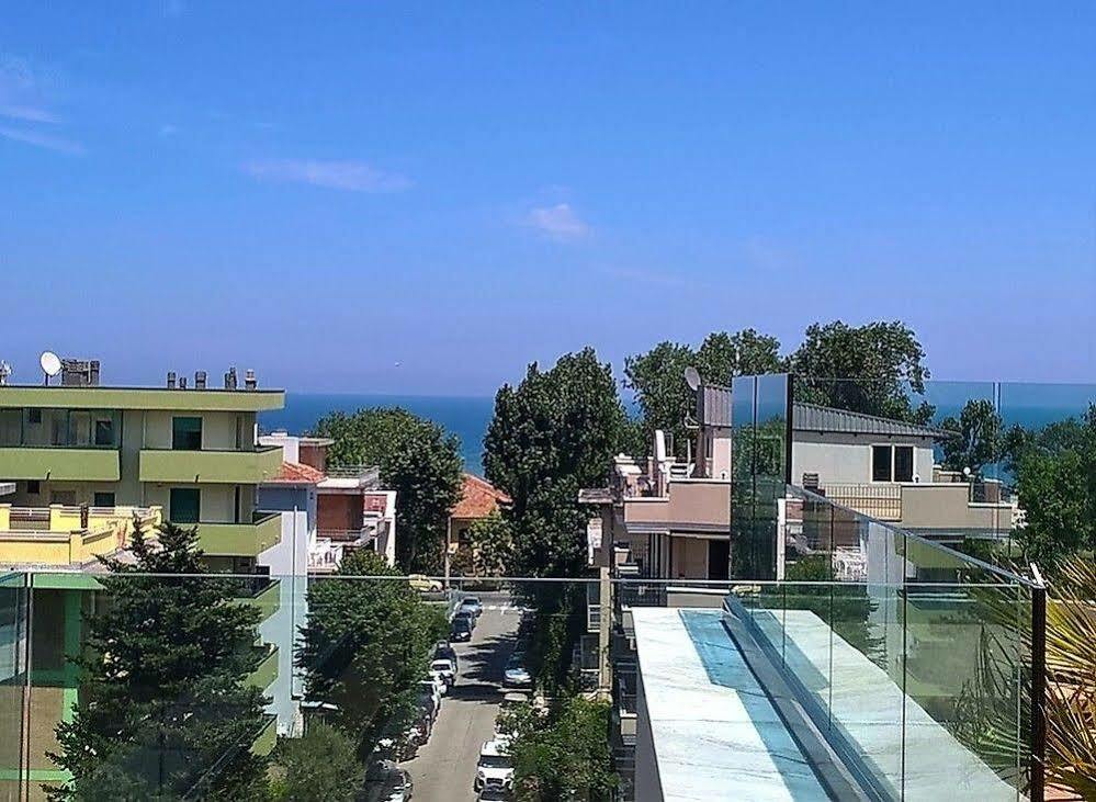 Residence Hotel Albachiara Rimini Buitenkant foto
